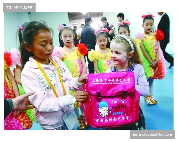 土耳其地震孤儿获邀担任欧联杯比赛挑边 引发暖心关注